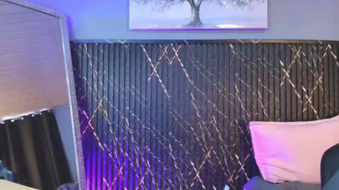 Snapshot of bathory_vamps chatting on 09-28-25, 02:22 online show from 09-28-25, 02:22