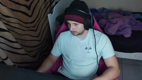 Snapshot of baxxline chatting on 02-14-25, 11:20 Baxxline online show from 02-14-25, 11:20