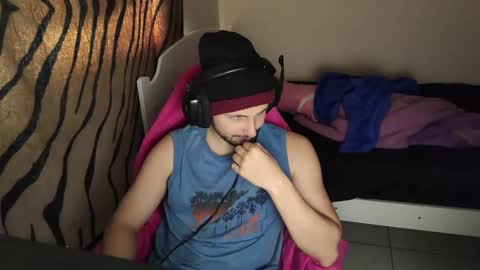 Snapshot of baxxline chatting on 03-05-25, 08:32 Baxxline online show from 03-05-25, 08:32