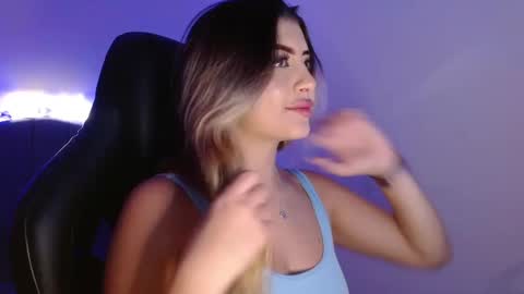 Snapshot of bay_babe chatting on 01-31-25, 04:36 bay_babe online show from 01-31-25, 04:36