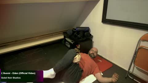 Snapshot of bazzz_8 chatting on 01-19-25, 06:21 bazzz_8 online show from 01-19-25, 06:21