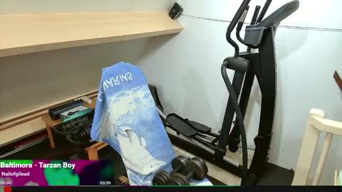 Snapshot of bazzz_8 chatting on 09-29-25, 05:18 bazzz_8 online show from 09-29-25, 05:18