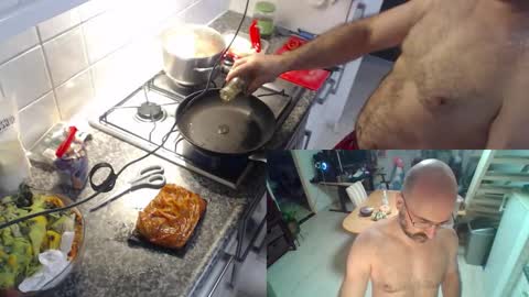 Snapshot of bazzz_8 chatting on 10-10-25, 06:07 bazzz_8 online show from 10-10-25, 06:07