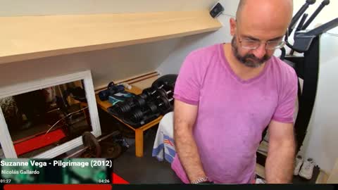 Snapshot of bazzz_8 chatting on 10-30-25, 04:52 bazzz_8 online show from 10-30-25, 04:52