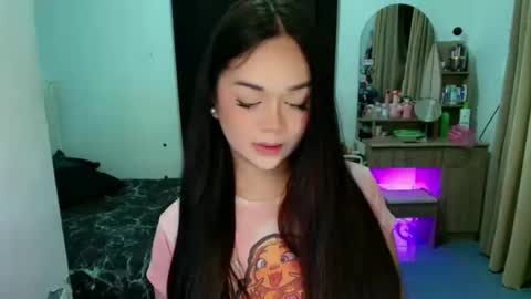 Snapshot of bb__angelxx chatting on 05-09-26, 01:11 Angel online show from 05-09-26, 01:11