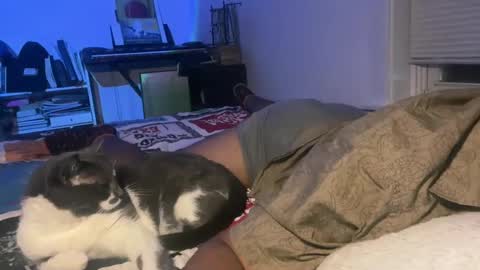 bb_boi326 online show from 09-25-25, 06:39