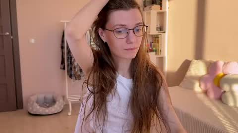Snapshot of bb_lourels_ chatting on 05-23-26, 05:28 Lourel I will be here on and online show from 05-23-26, 05:28