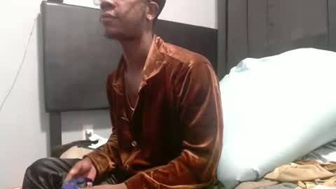 Snapshot of bbc_elrey chatting on 12-24-24, 12:11 Racks online show from 12-24-24, 12:11