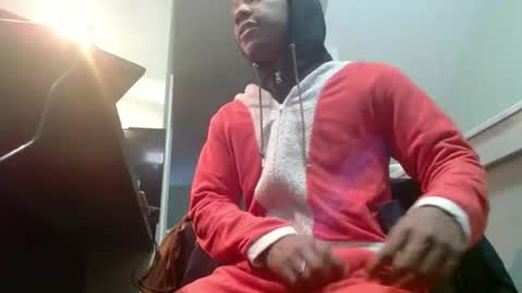 Snapshot of bbc_elrey chatting on 12-24-24, 05:13 Racks online show from 12-24-24, 05:13