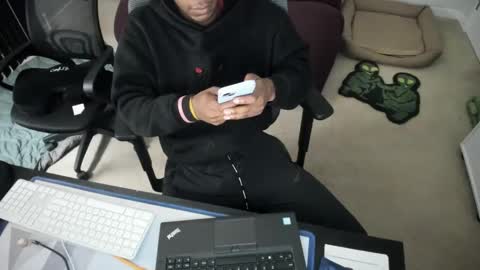 Snapshot of bbc_elrey chatting on 02-21-25, 03:01 Racks online show from 02-21-25, 03:01