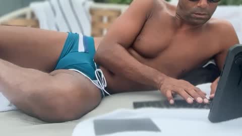 305BBC online show from 11-04-25, 04:50