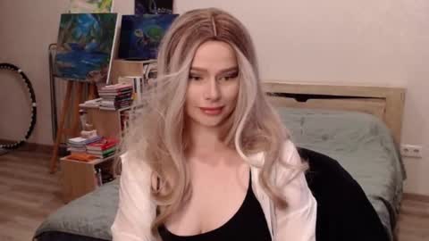 Snapshot of bbj_one chatting on 10-18-25, 11:00 bbj_one online show from 10-18-25, 11:00