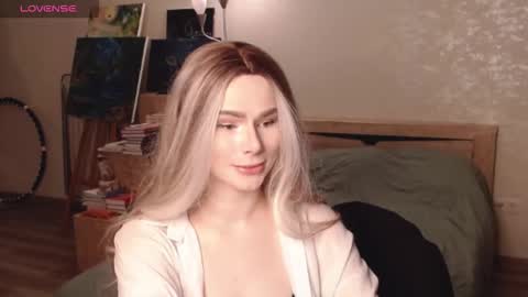 Snapshot of bbj_one chatting on 10-19-25, 01:45 bbj_one online show from 10-19-25, 01:45
