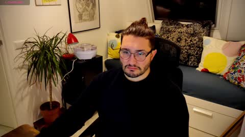 Snapshot of bbking1980 chatting on 12-01-24, 05:35 CallMeDaddy online show from 12-01-24, 05:35