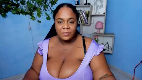 Snapshot of bbw_charlote chatting on 12-15-25, 12:31 Charlote online show from 12-15-25, 12:31