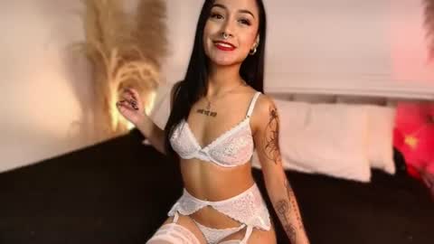 Snapshot of bby_izzy chatting on 07-17-26, 01:29 Bby online show from 07-17-26, 01:29