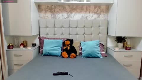 larra online show from 10-09-25, 03:54