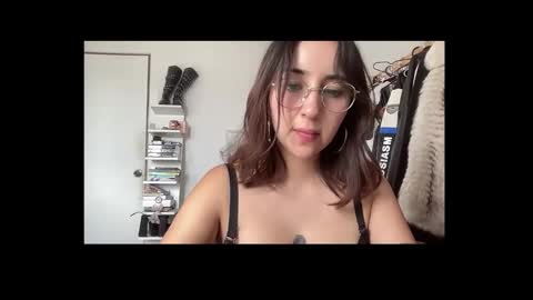 Snapshot of bbyluuuu chatting on 02-27-26, 07:03 luu online show from 02-27-26, 07:03