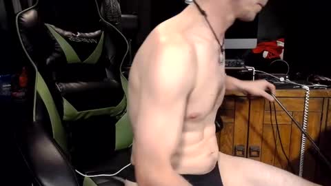 bchillin28 online show from 04-05-26, 02:53