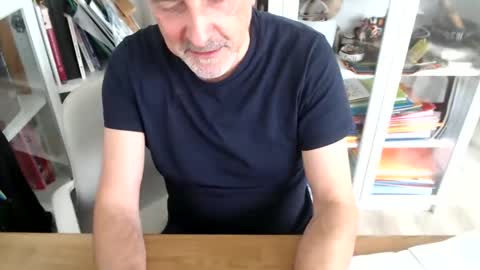 Snapshot of bcn1959 chatting on 02-25-25, 11:30 bcn1959 online show from 02-25-25, 11:30