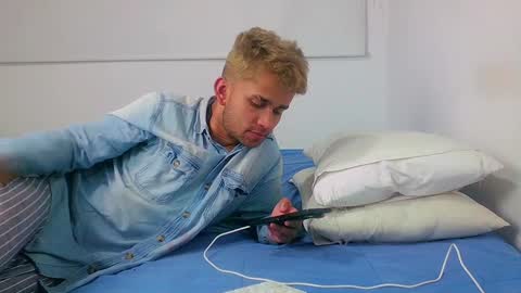 Sara  Juan online show from 12-28-24, 10:55