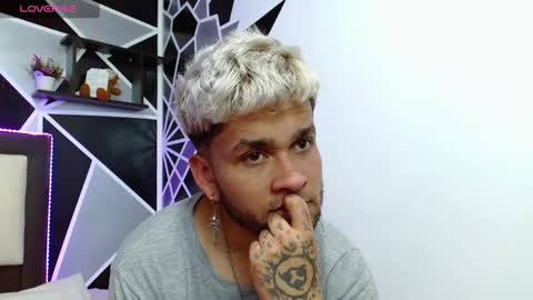 Sara  Juan online show from 03-11-25, 02:32