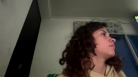 Sara  Juan online show from 10-25-25, 01:57