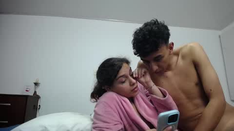 Sara  Juan online show from 11-25-25, 05:40