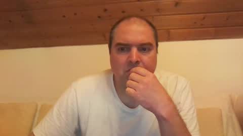 bear037 online show from 09-30-25, 07:41