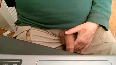 Snapshot of bearacuda555 chatting on 11-29-25, 06:55 Bruno online show from 11-29-25, 06:55