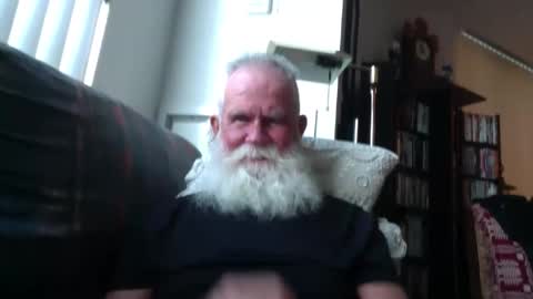Snapshot of beardbushy chatting on 11-17-25, 04:57 beardbushy online show from 11-17-25, 04:57