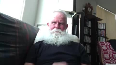 Snapshot of beardbushy chatting on 11-24-25, 04:51 beardbushy online show from 11-24-25, 04:51
