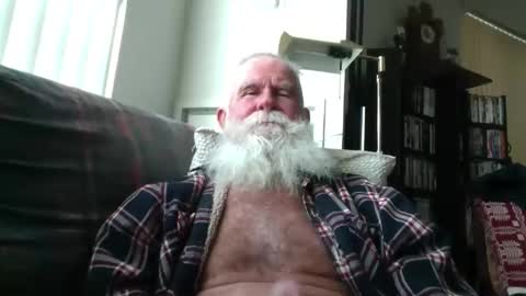 Snapshot of beardbushy chatting on 12-01-25, 04:56 beardbushy online show from 12-01-25, 04:56