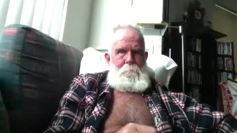 Snapshot of beardbushy chatting on 03-15-26, 03:40 beardbushy online show from 03-15-26, 03:40