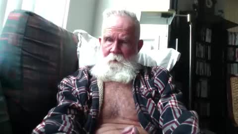 Snapshot of beardbushy chatting on 03-21-26, 05:38 beardbushy online show from 03-21-26, 05:38