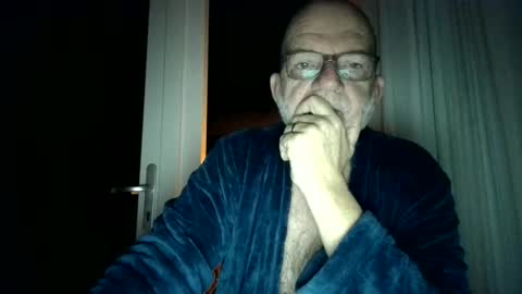 Snapshot of beardman916444 chatting on 11-30-25, 06:17 Beardman online show from 11-30-25, 06:17