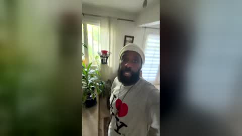 Snapshot of bearmeat4you chatting on 03-28-26, 12:32 bearmeat4you online show from 03-28-26, 12:32