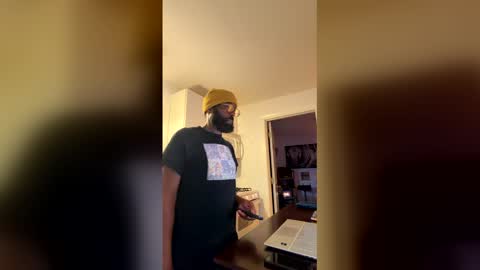 Snapshot of bearmeat4you chatting on 03-29-26, 01:49 bearmeat4you online show from 03-29-26, 01:49