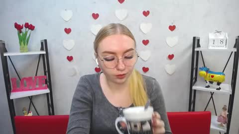 BeatriceFlyy online show from 12-18-24, 09:14