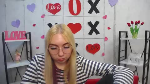 BeatriceFlyy online show from 03-05-25, 04:24