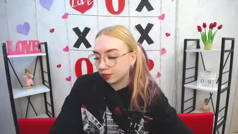 BeatriceFlyy online show from 03-10-25, 09:43