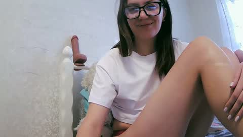 BeatriceTender online show from 01-13-25, 07:11