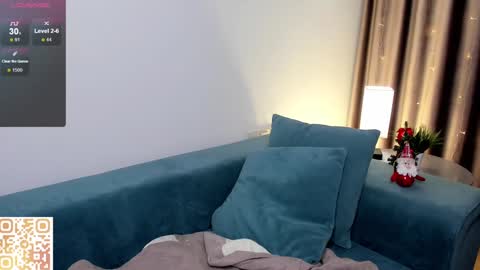 Snapshot of beatrixcutsforth chatting on 12-22-24, 01:22 Beatrix or Triss3 online show from 12-22-24, 01:22