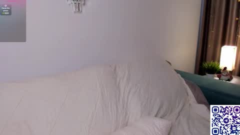 Snapshot of beatrixcutsforth chatting on 02-18-25, 10:05 Beatrix or Triss3 online show from 02-18-25, 10:05