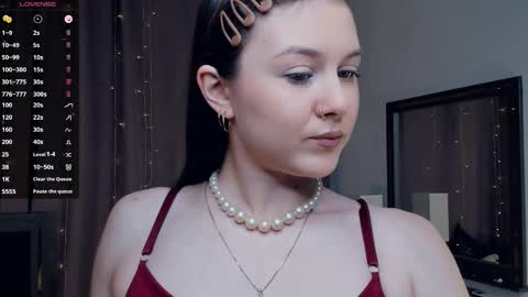 Snapshot of beatrixcutsforth chatting on 09-23-25, 06:38 Beatrix or Triss3 online show from 09-23-25, 06:38