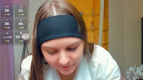 Snapshot of beatrixcutsforth chatting on 10-13-25, 07:41 Beatrix or Triss3 online show from 10-13-25, 07:41