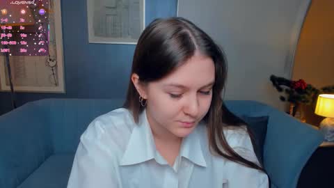 Snapshot of beatrixcutsforth chatting on 10-15-25, 07:52 Beatrix or Triss3 online show from 10-15-25, 07:52