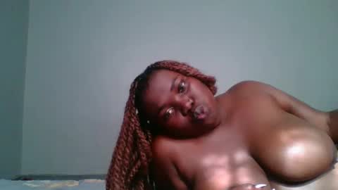 Snapshot of beautie699392 chatting on 03-07-25, 06:57 Lil stunner online show from 03-07-25, 06:57