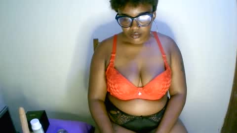 beautifulpeach2 online show from 01-28-25, 07:32