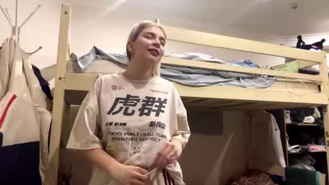 Mia online show from 02-28-26, 05:14